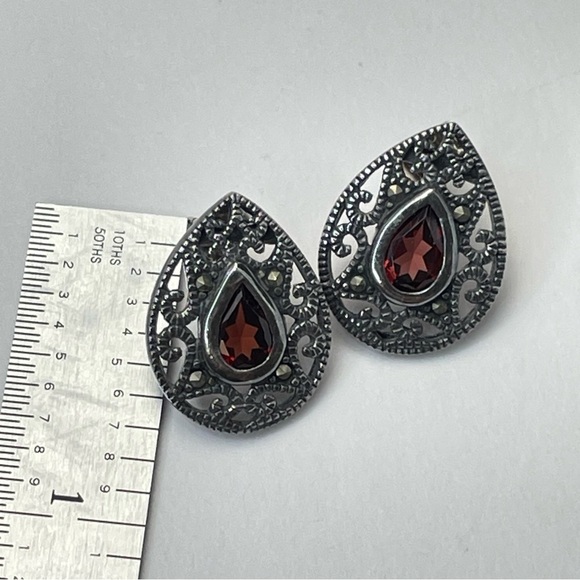 VINTAGE Sterling Silver Open Scroll Work Surrounding Red Gem Earrings - Picture 8 of 11